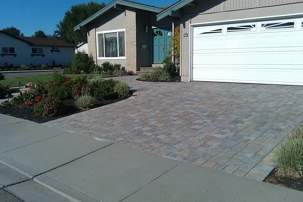 Concrete Contractor: Driveways & Walkways in Vaughan Ontario 