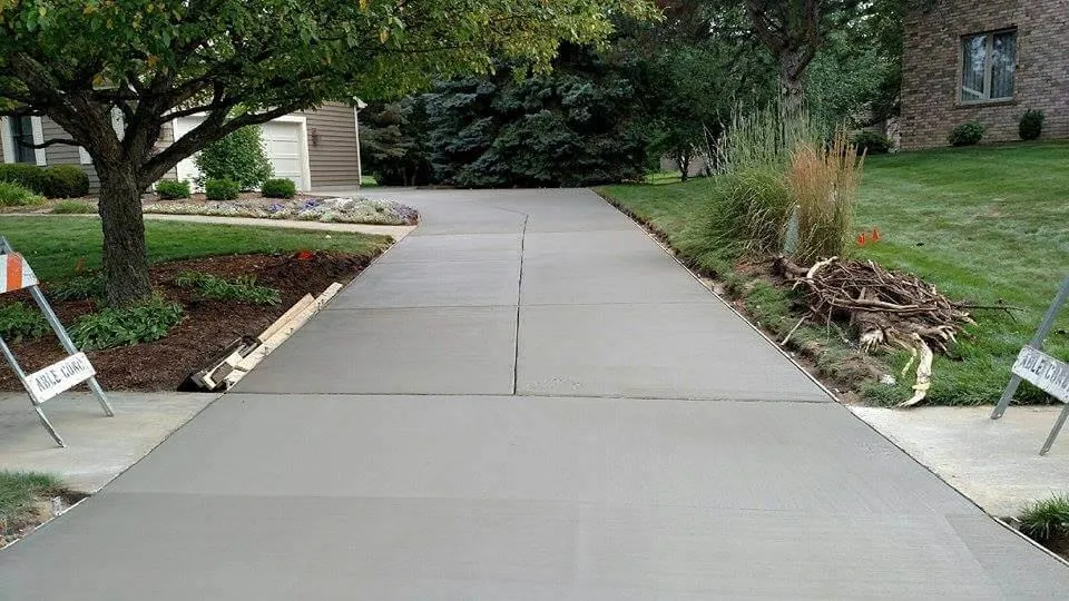 concrete driveway, Vaughan ON