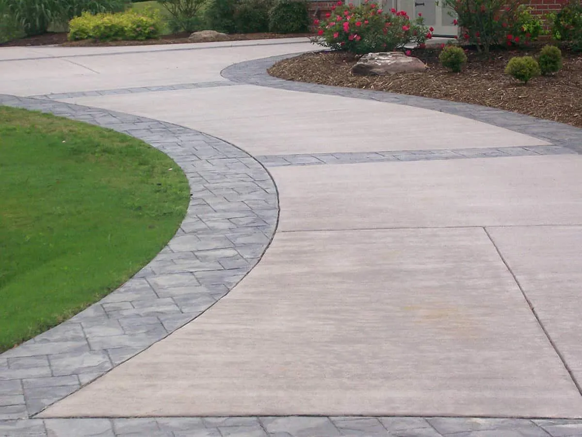 Pittsburgh Concrete levels Driveway.