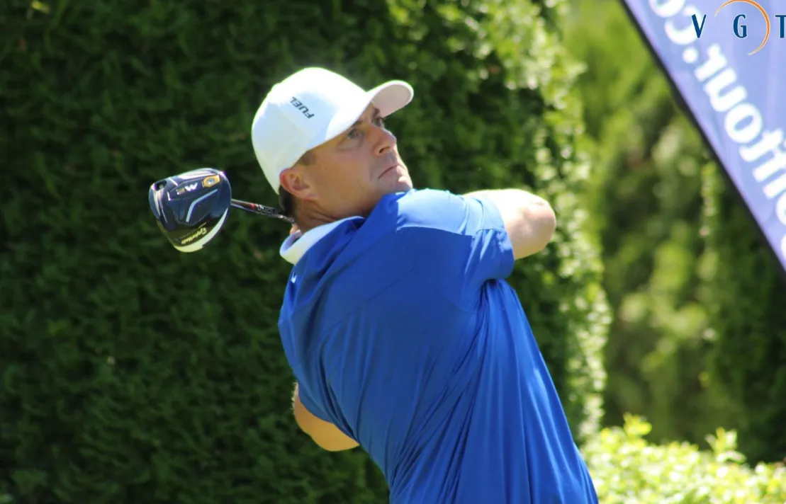 Golf coach Jai teaching golf lessons in Vancouver BC