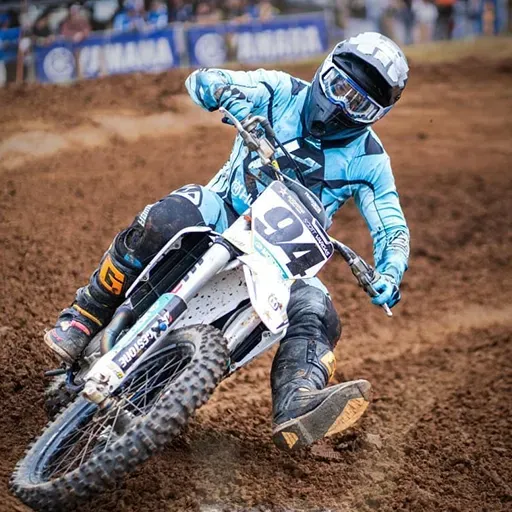 Clases Profesionales de Motocross en Pérez Zeledón | SV94 