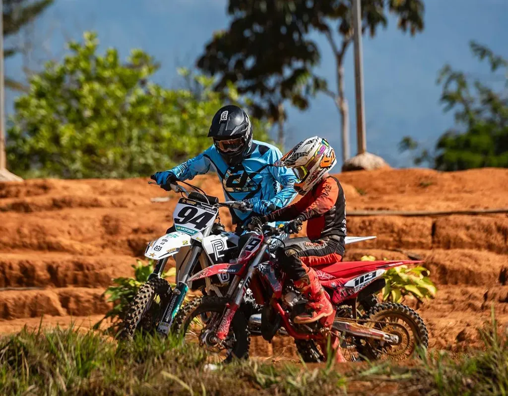 Clases Profesionales de Motocross en Pérez Zeledón | SV94 