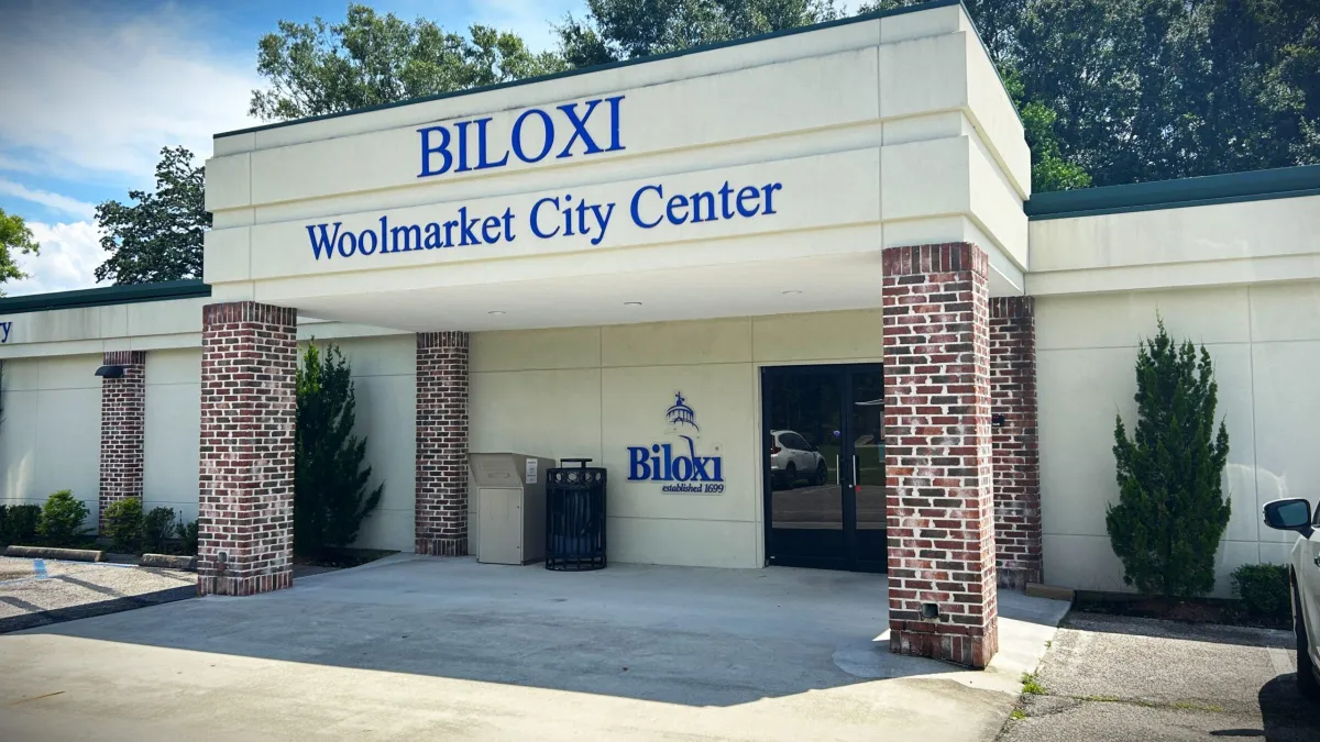 Woolmarket Biloxi deck installation