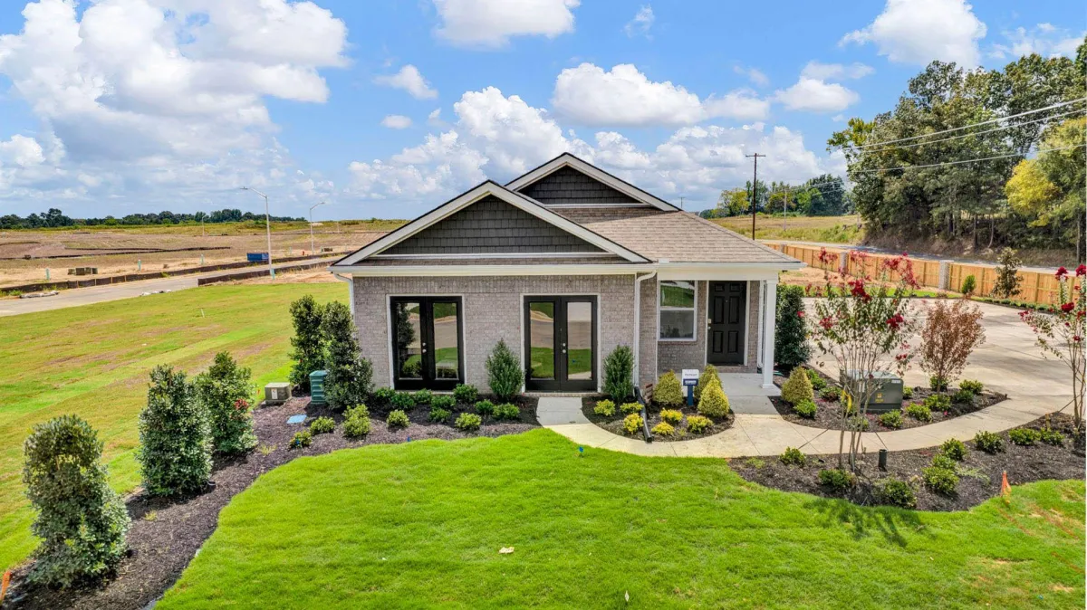 Covered deck with outdoor kitchen in Chickasaw Gardens, Olive Branch