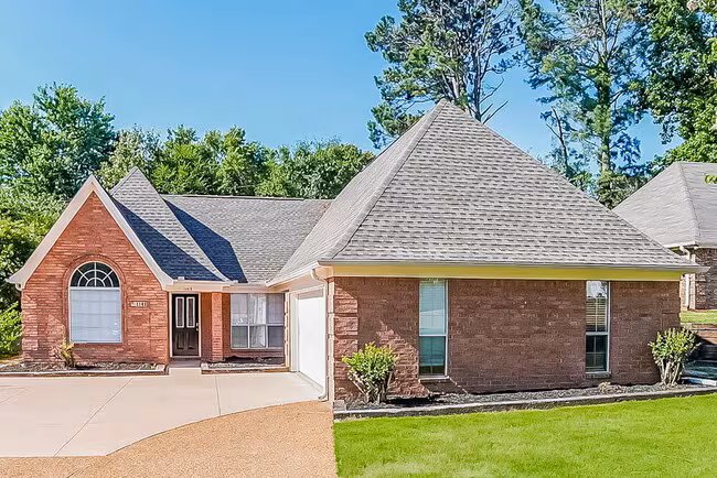 Screened-in cedar porch addition in Carriage Hills, Southaven