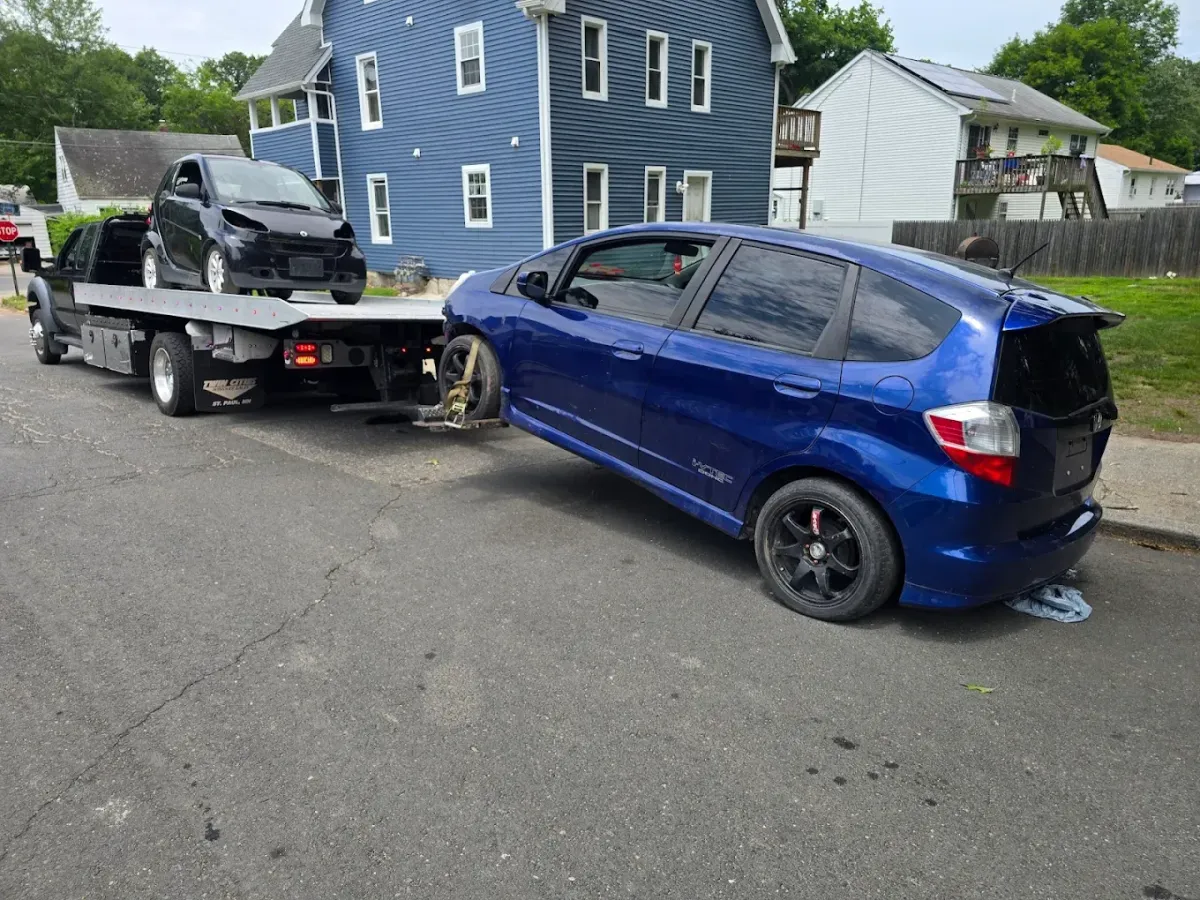 Tow Bro’s flatbed towing in New Haven, CT