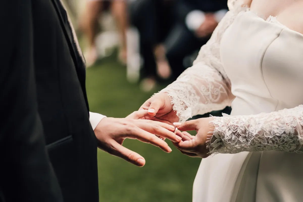 A Realistic Wedding Day Timeline for Berkshire Couples