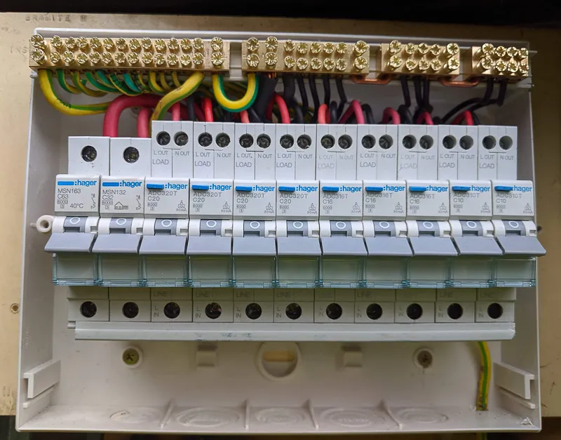switchboad electrician