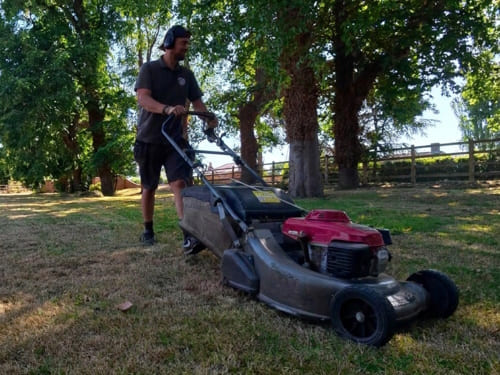 Grounds Maintenance in Uttoxeter