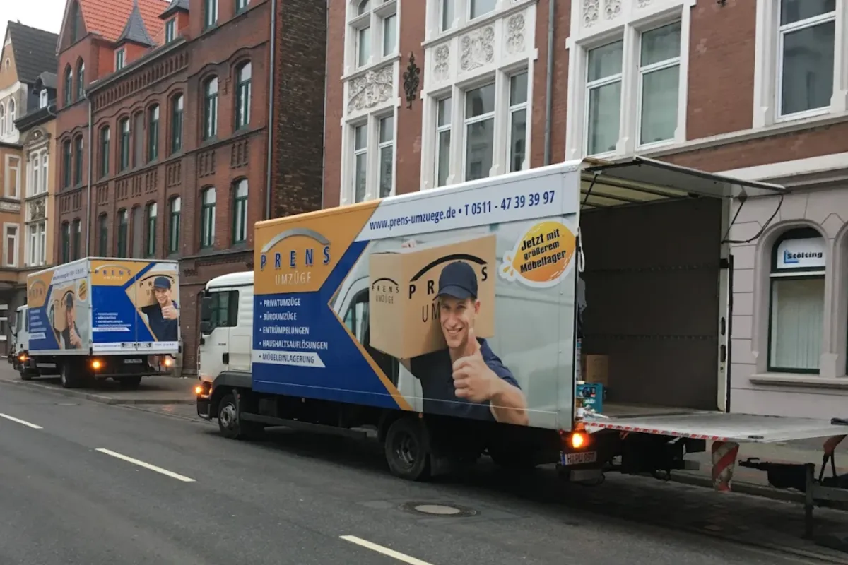 LKW in der Halteverbotszone in Hannover Prens Umzüge