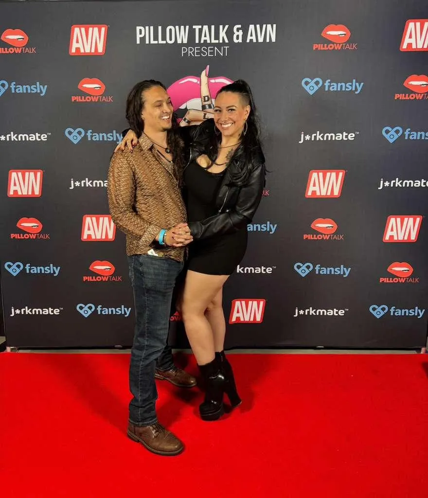 Victoria & Kali Take on AVN Weekend
