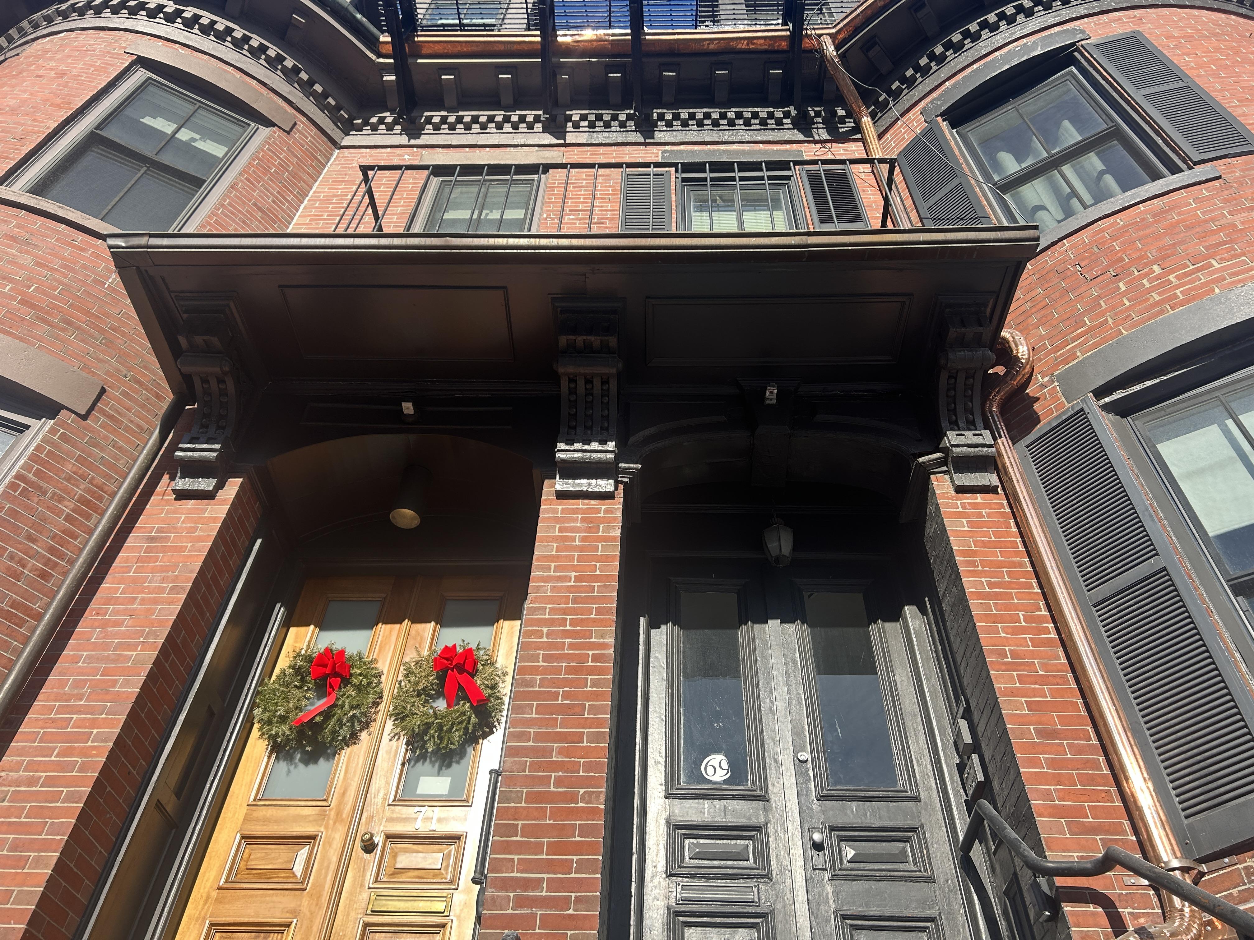 tuckpointing for building in newton, ma