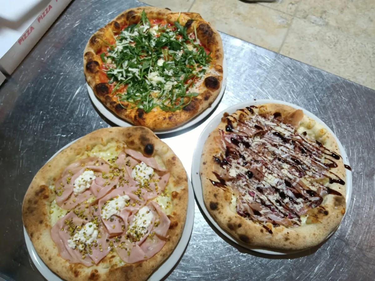 Pizza Mortazza, Pizza Vecchia Modena, Pizza rucola e grana - Rusticana Formigine