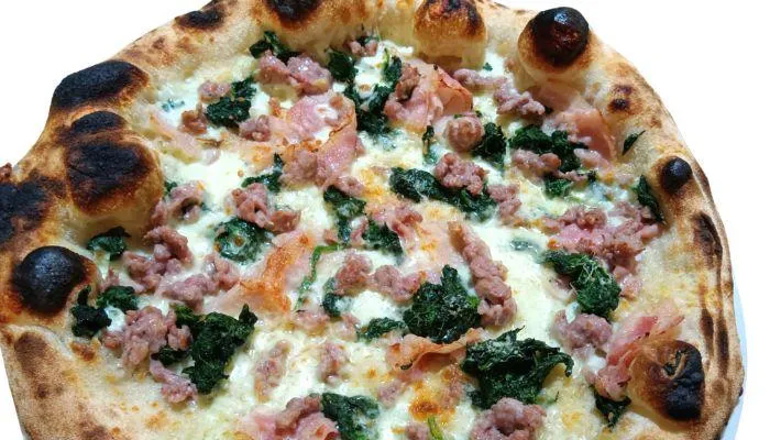 Pizza Bianca Salsiccia e Spinaci - Rusticana Formigine