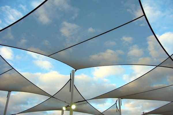Shade Solutions for Pickleball Courts: From Pergolas to Retractable Covers