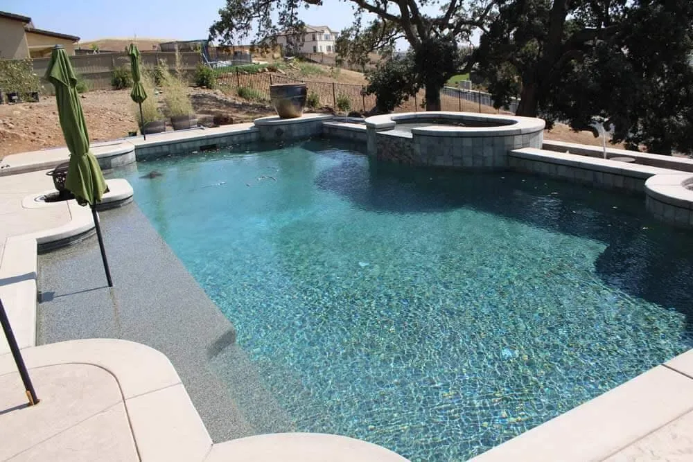 pool cleaning service