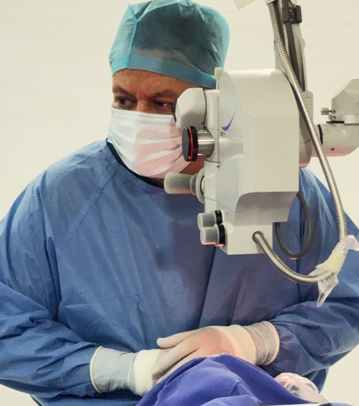 Consulta médica de valoración para ginecomastia