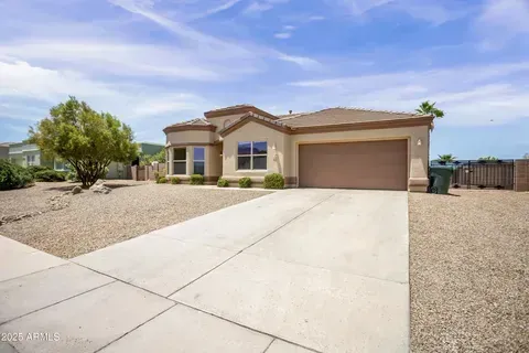 Sierra Vista Concrete builds and installs Driveway