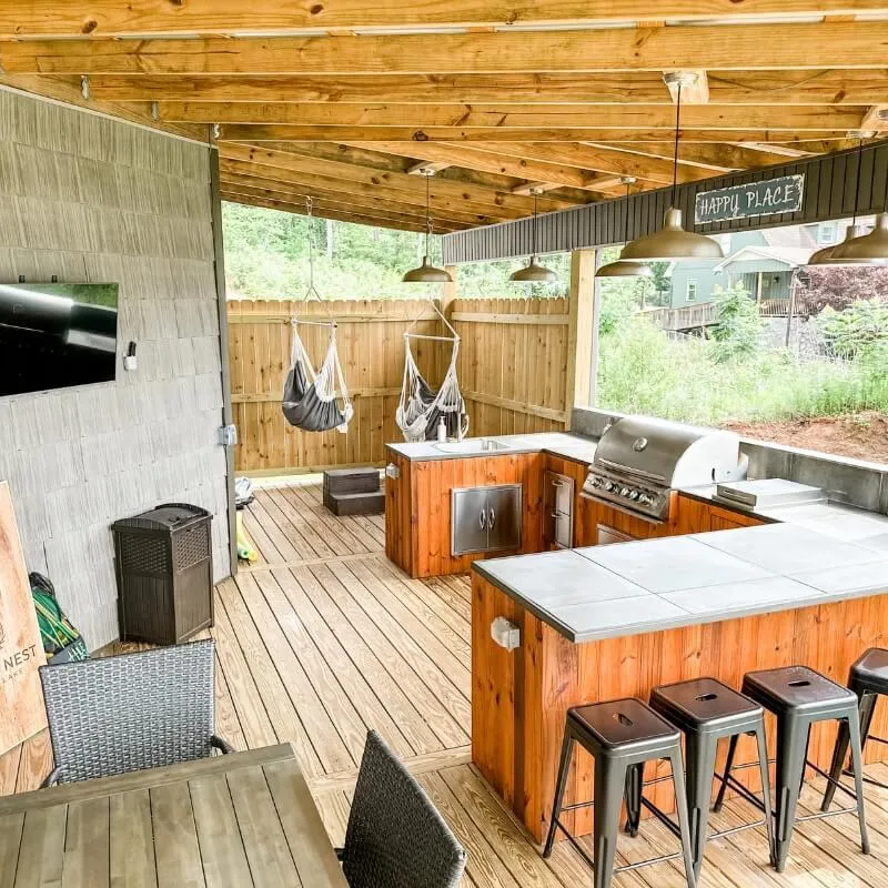 Eagles Nest in Shelby, AL Outdoor Kitchen and Hammocks