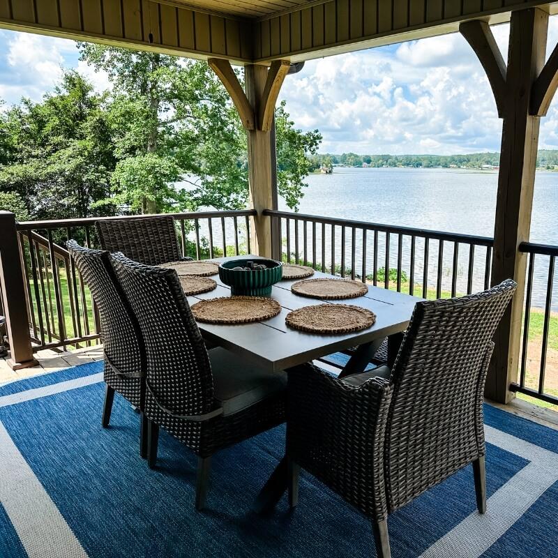 Mallards Nest on Lay Lake outdoor dining table with lake views
