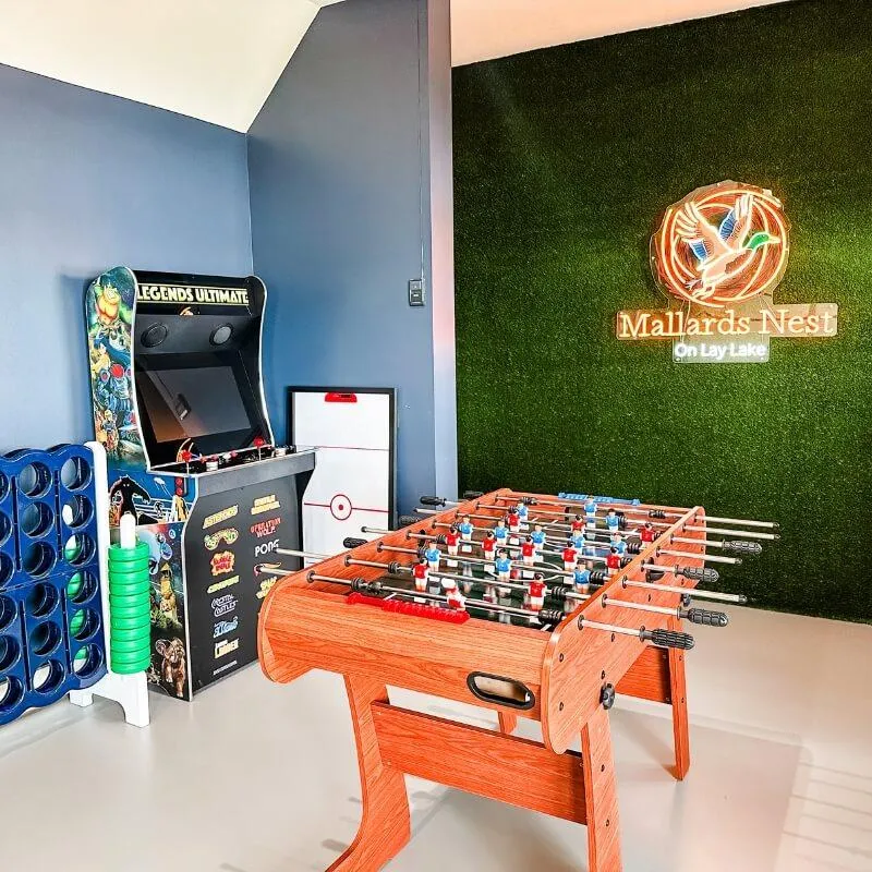 Mallards Nest on Lay Lake - Game Room Neon Wall Sign