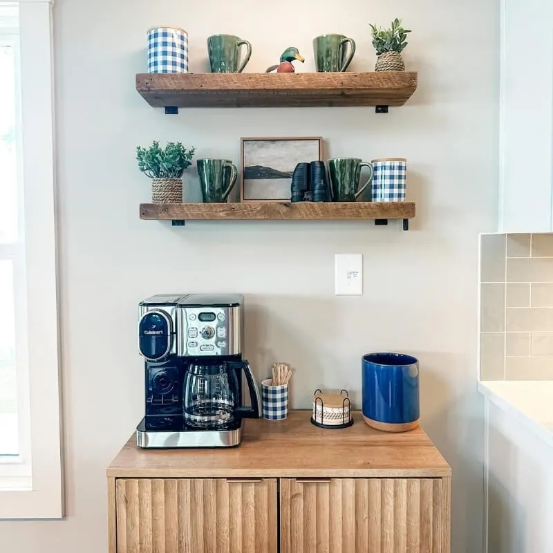 Coffee bar and kitchen cabinet - Lay Lake Fishing Accomodation