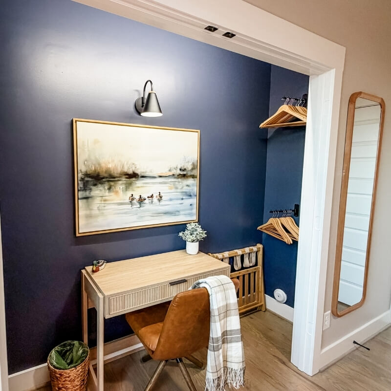 Master bedroom closet with workstation - Mallards Nest on Lay Lake wedding accomodation