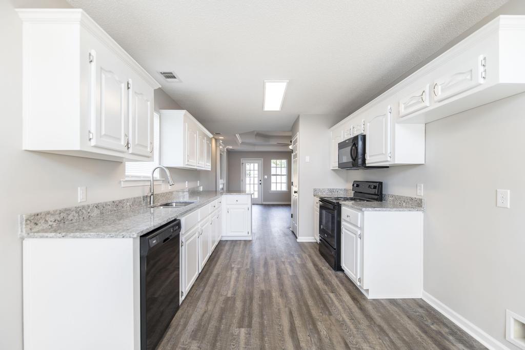 We buy houses in Kathleen GA without a real estate agent.