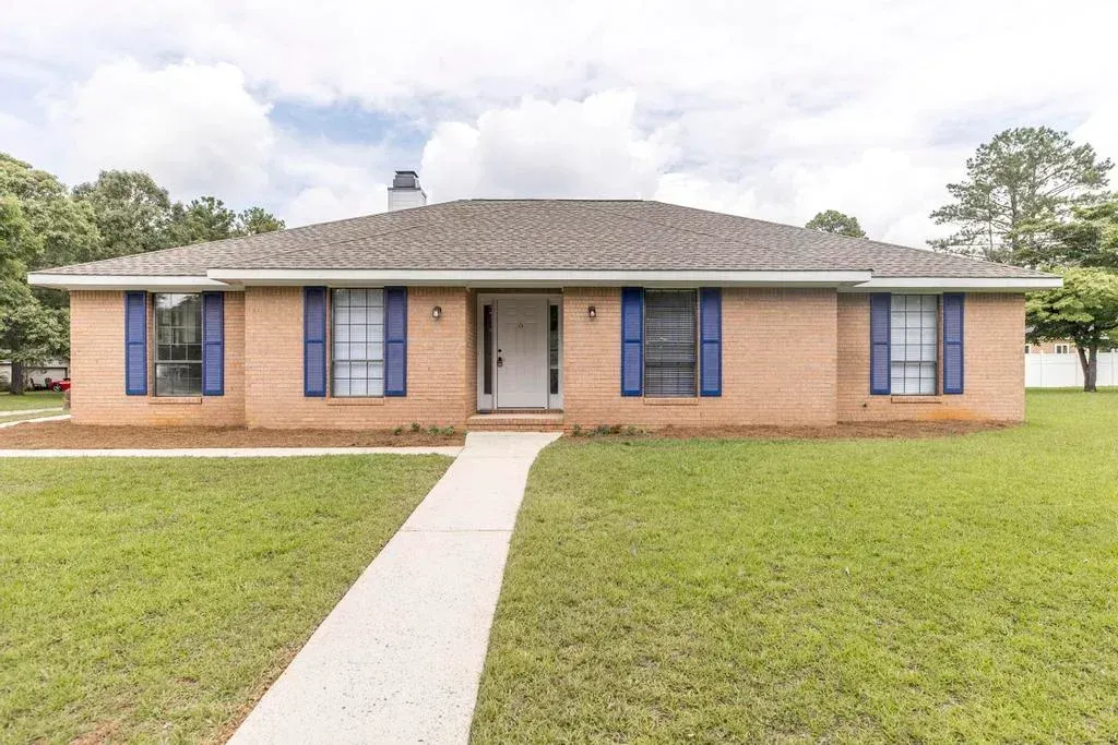 We buy houses in Warner Robins GA.