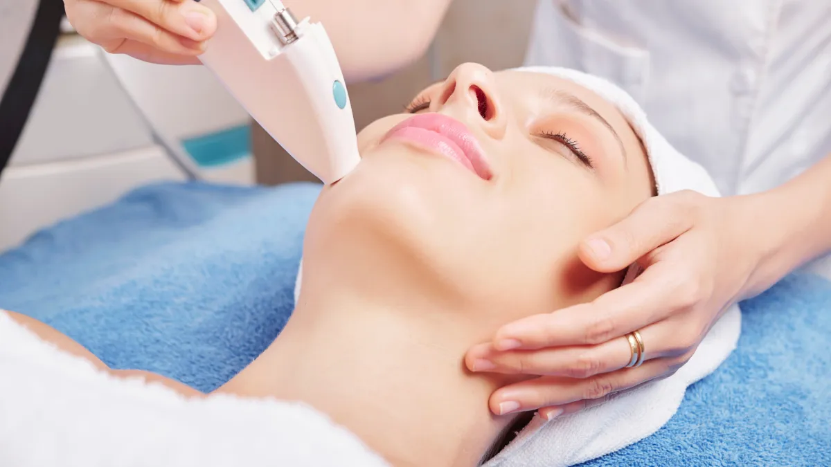 Learn everything about skin boosters: their benefits, how they work, and how they can rejuvenate your skin for a healthy, glowing complexion.