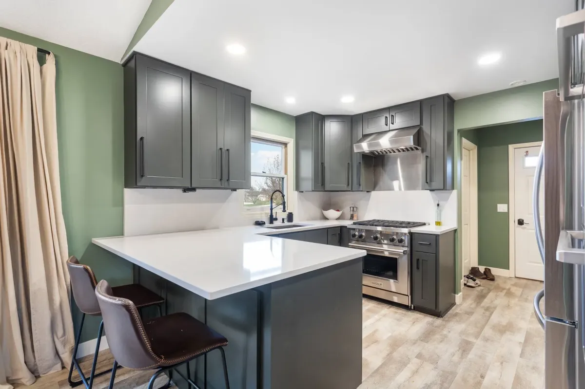 custom kitchen cabinets and countertop
