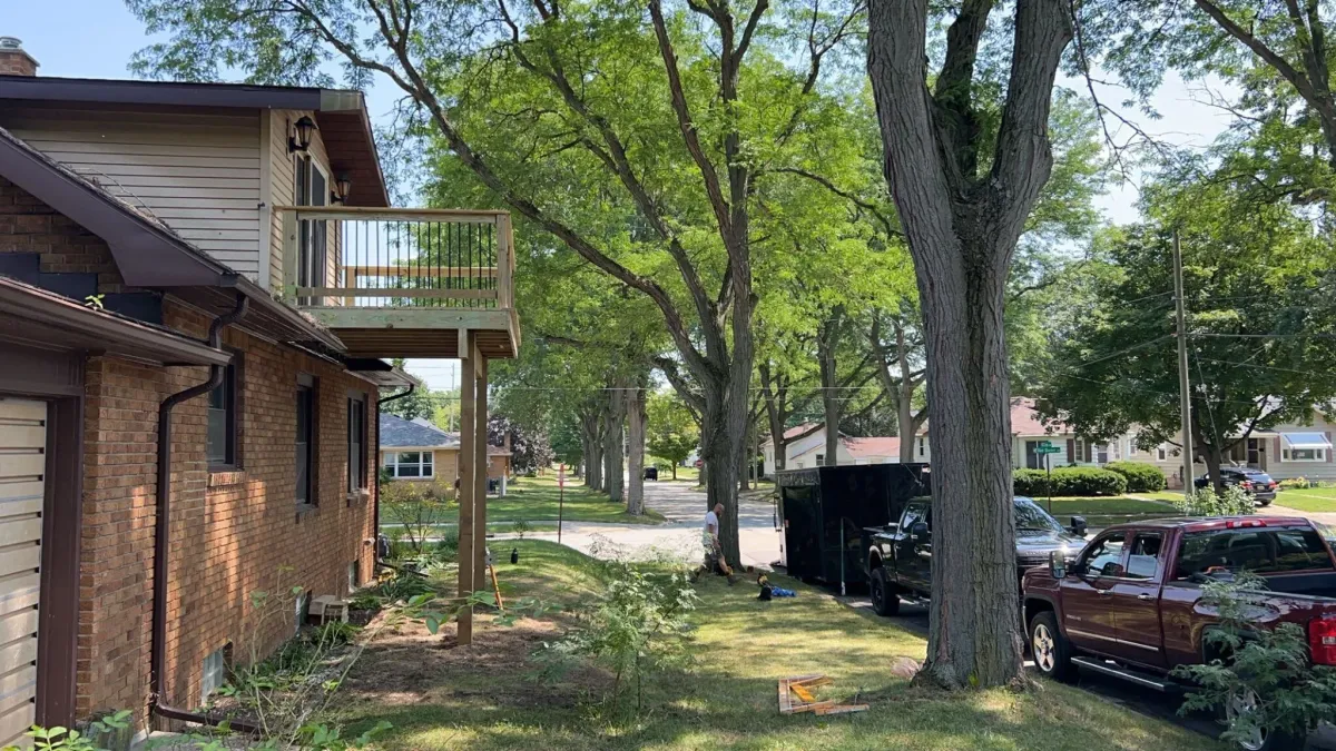 ground view of 2nd story deck built by TPC construction