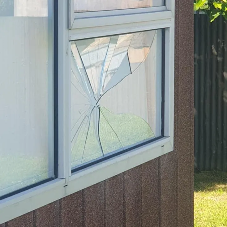 Broken glass replacement for Auckland homes