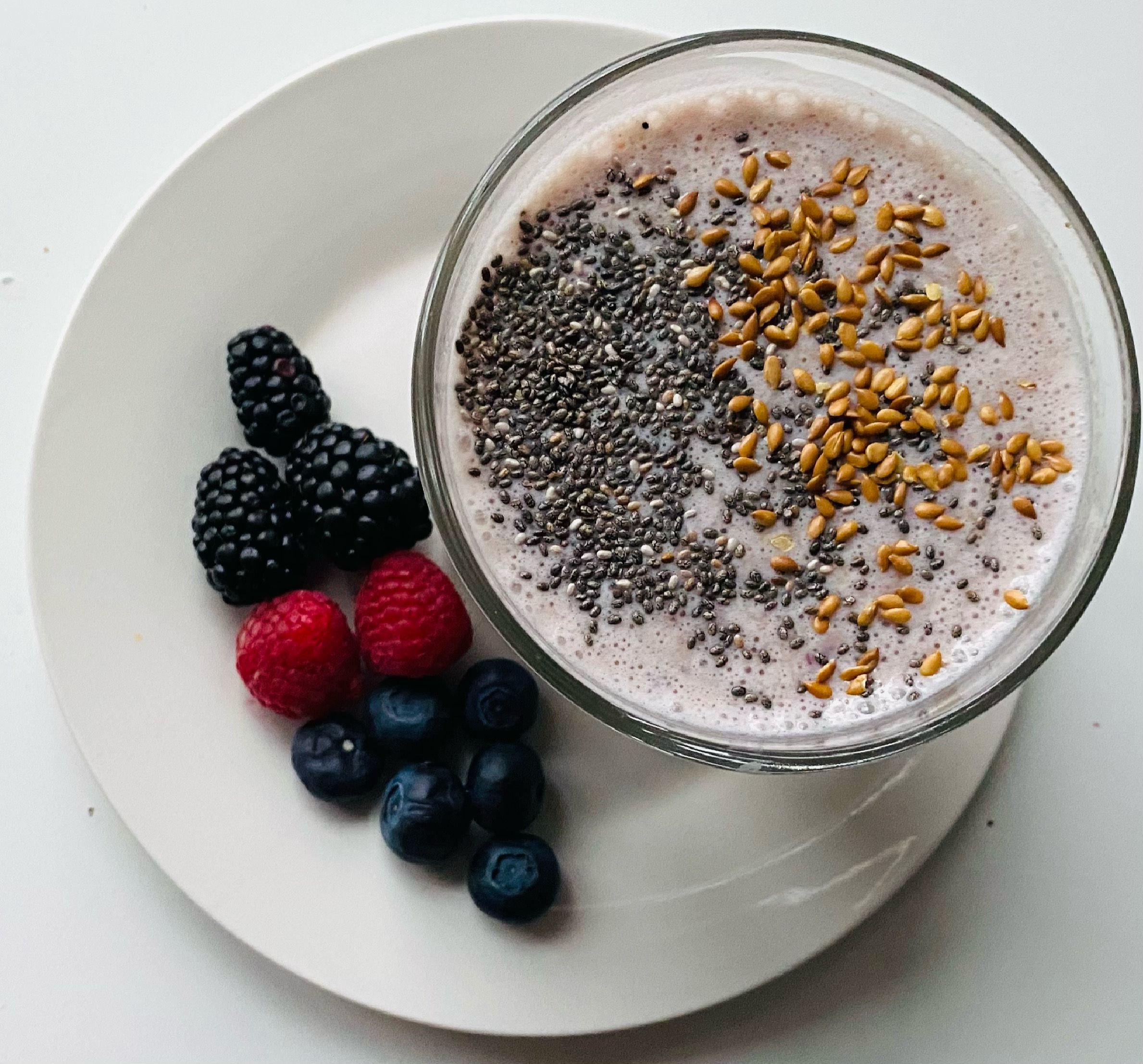 Hormone-Friendly Berry Chia Overnight Oats