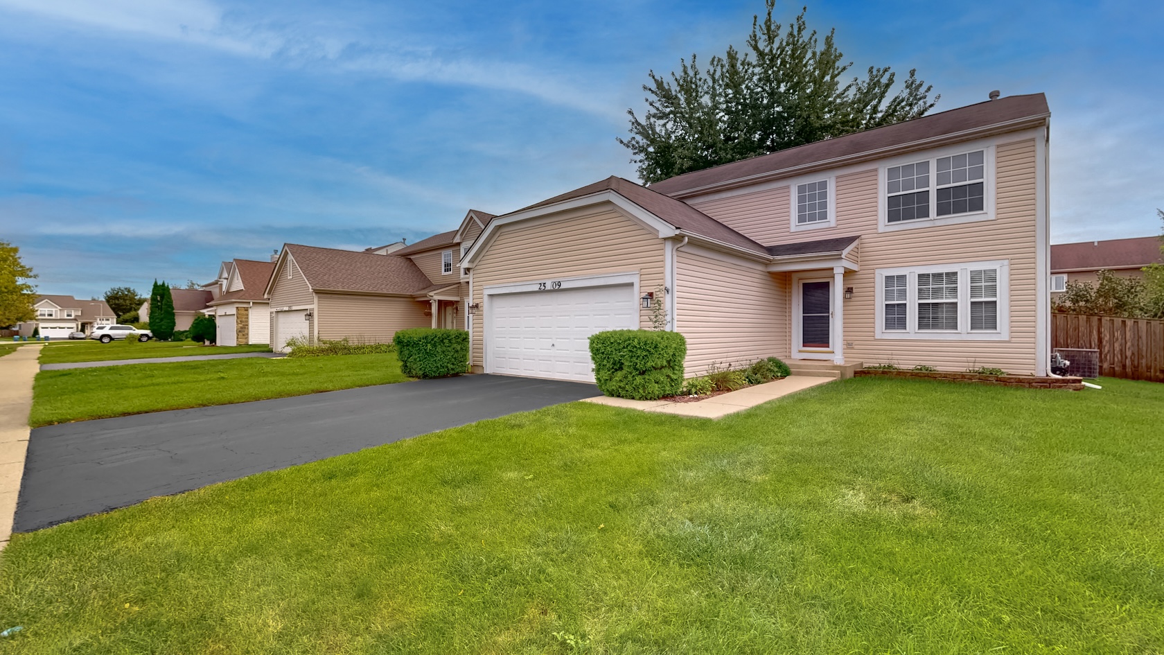 2509 Rosehall Ln - Columbia Station, Aurora, IL 60503