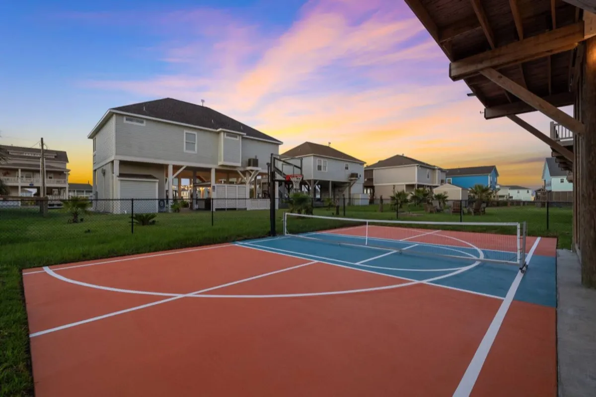 Pickle Beach: private pickleball court
