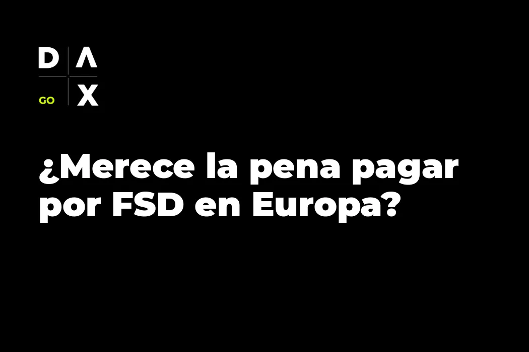 Pantalla del Tesla Model Y mostrando la interfaz de Full Self-Driving en una carretera española con señalización europea visible al fondo