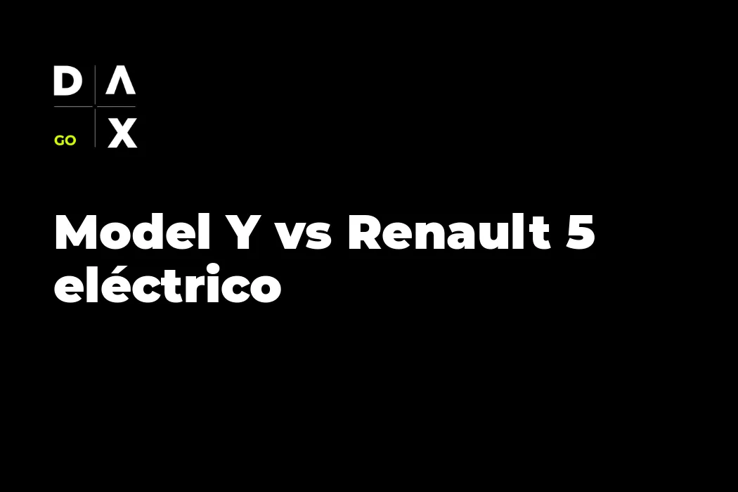 Tesla Model Y blanco y Renault 5 eléctrico rojo enfrentados en una carretera española, comparativa de movilidad eléctrica