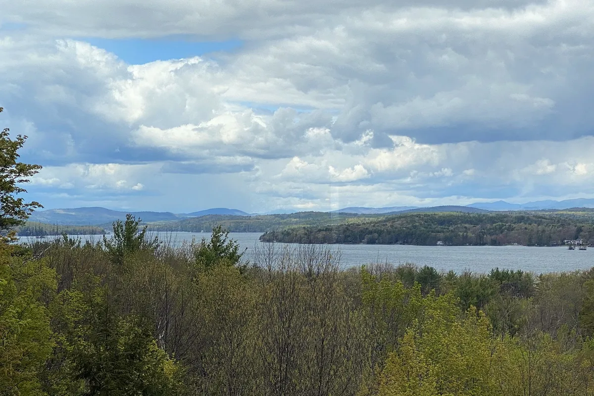 Living in Belmont, NH: A Local's Guide to Winnisquam's East Shore