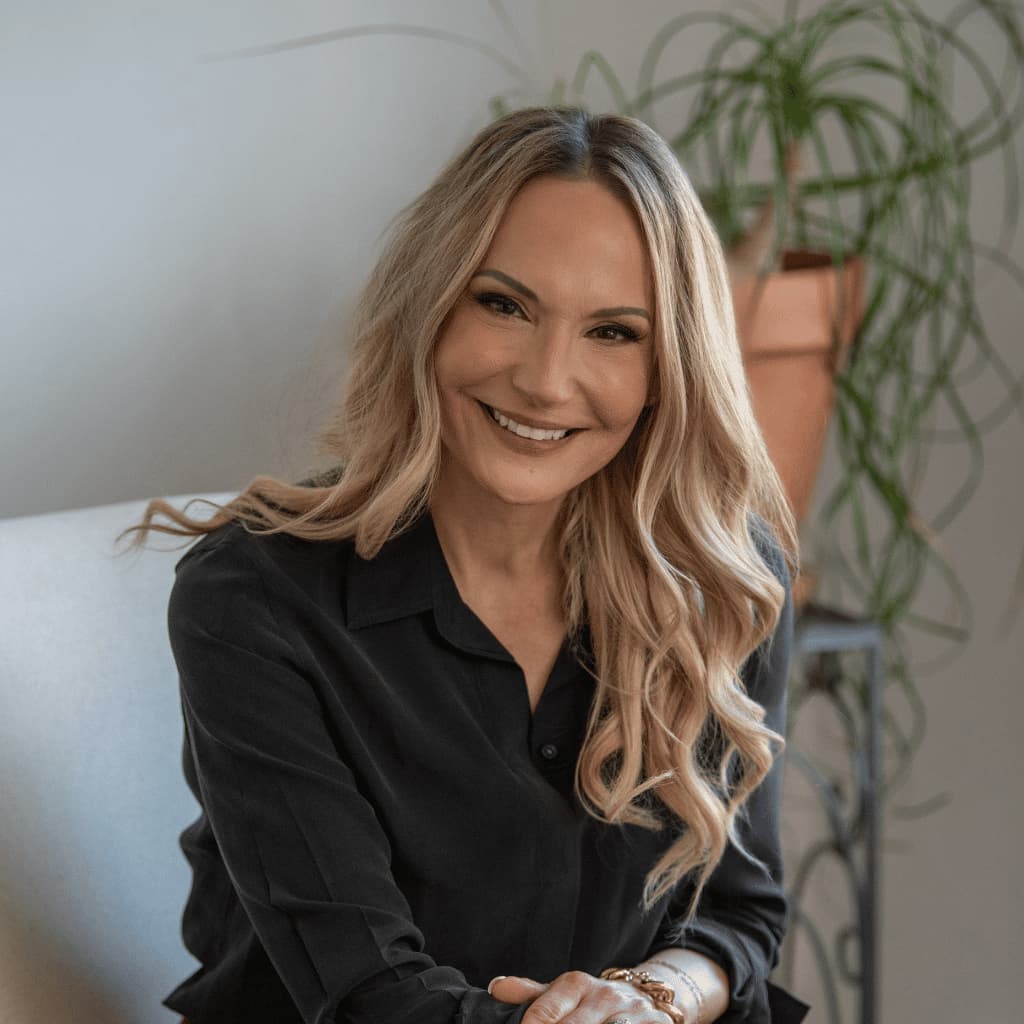 Christine Daniels Headshot