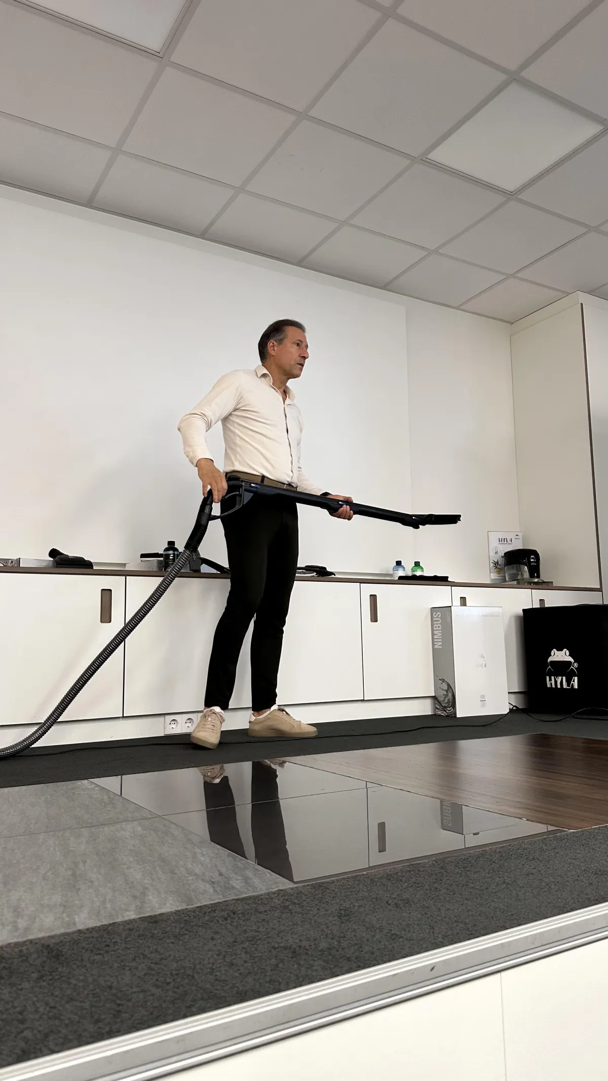 Reinigung von Böden und Teppichen mit dem HYLA – flexible Bodenreinigung im Haushalt