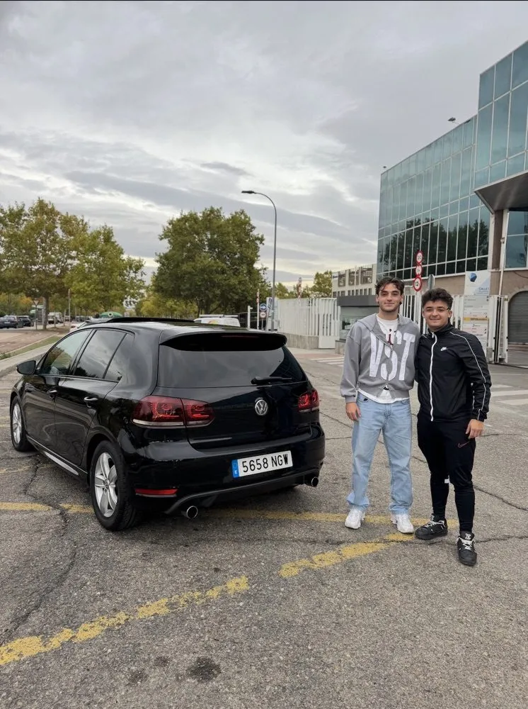 Volkswagen Golf R negro importado por RB Automotive