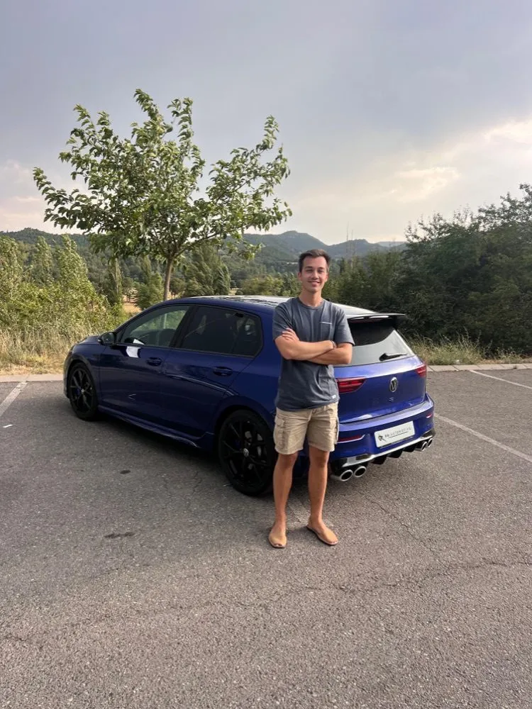 Volkswagen Golf R azul importado por RB Automotive