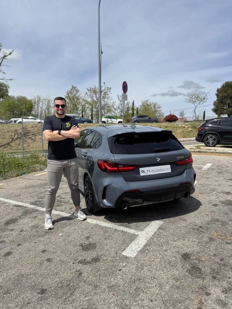 BMW M135i gris importado por RB Automotive