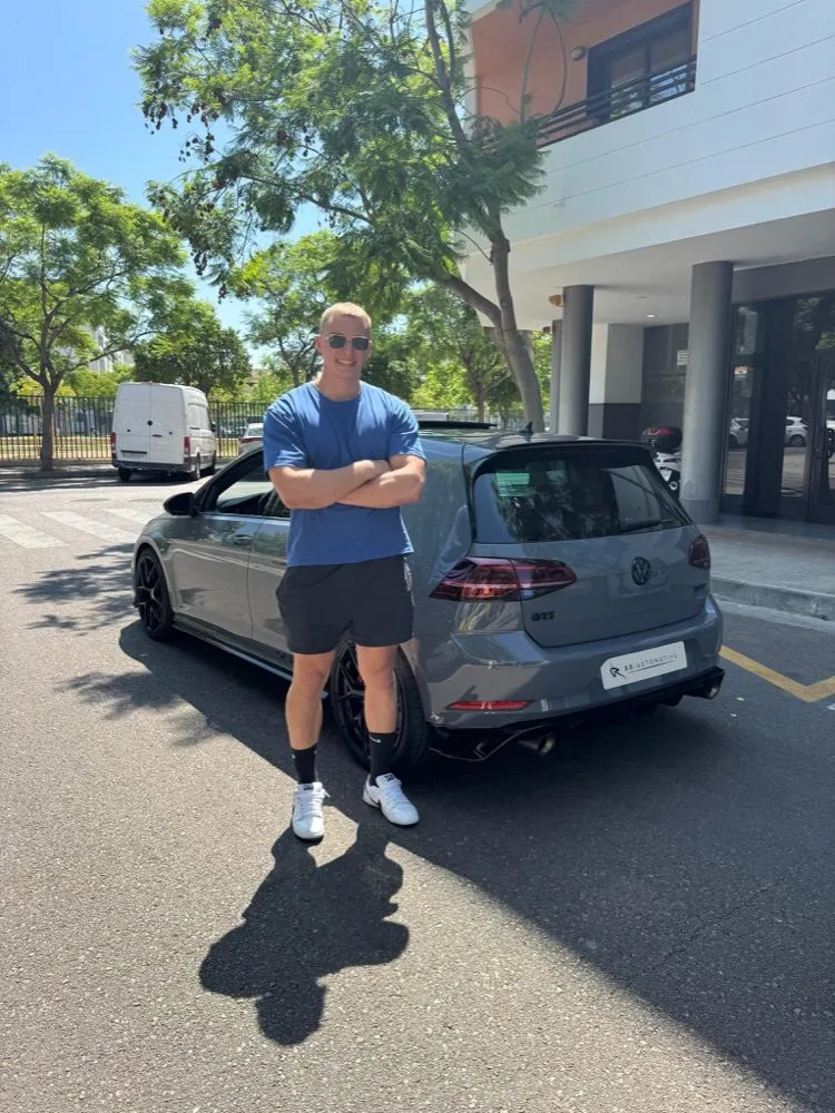 Volkswagen Golf GTI gris importado por RB Automotive
