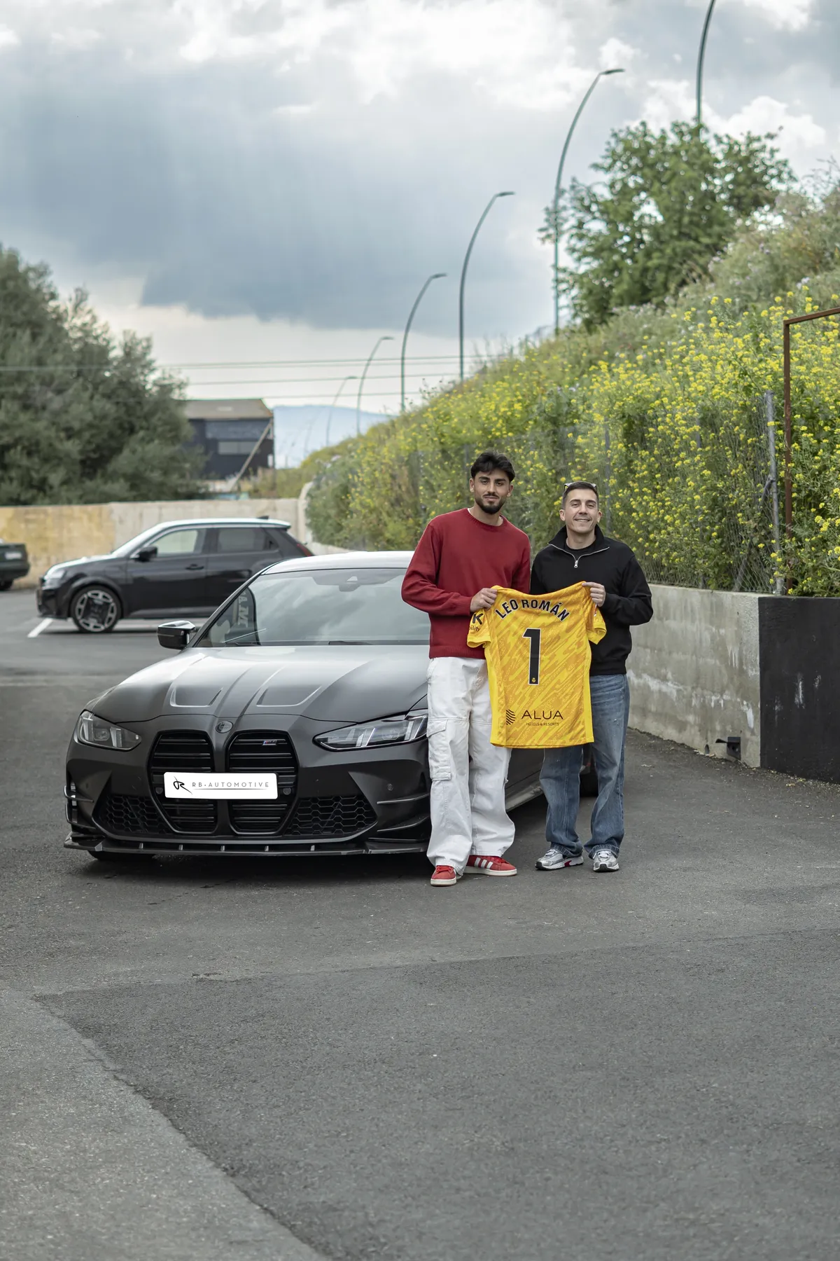Leo Roman con su BMW M4 Competition importado por RB Automotive