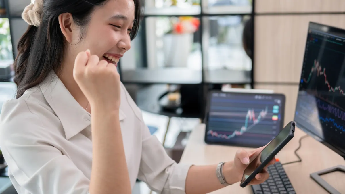 women investing