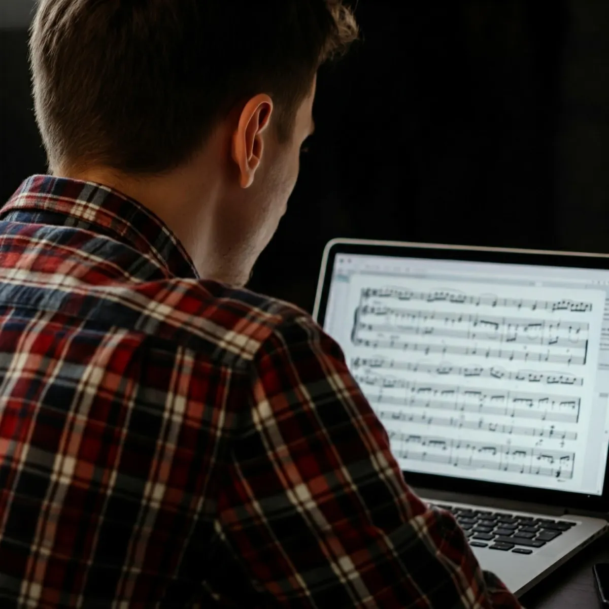 Reading music on a laptop