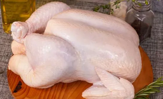 Pollo fresco entero y despresado