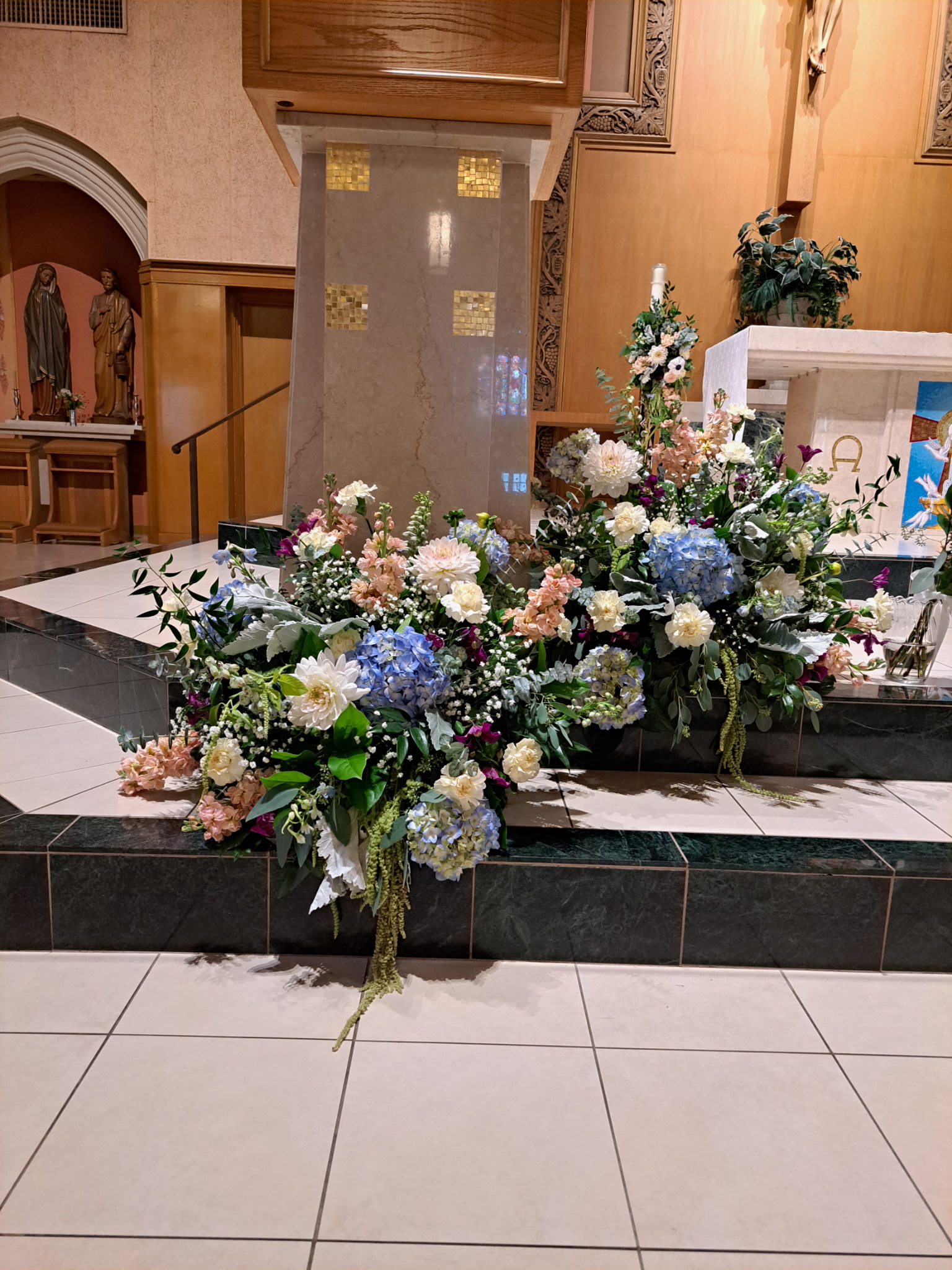 Ceremony focal floral piece for Ohio wedding